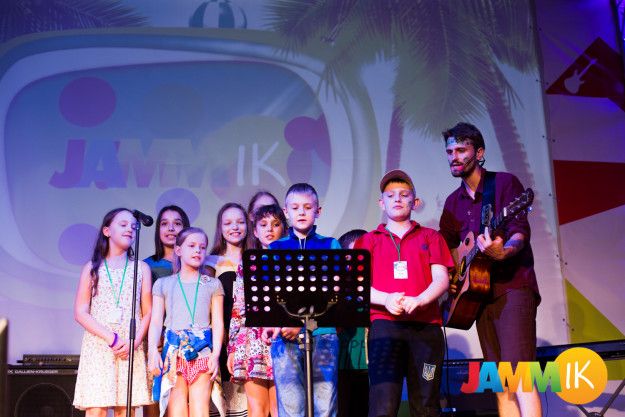 27791587965_106475875e_o