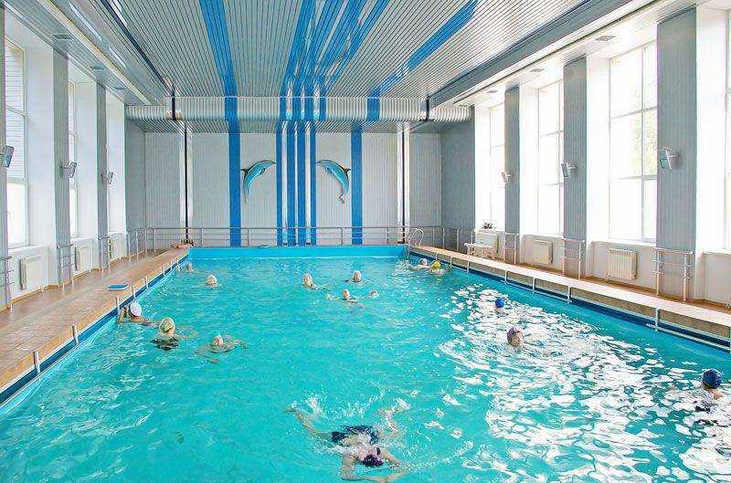 Детский лагерь с бассейном Бассейн в детском лагере