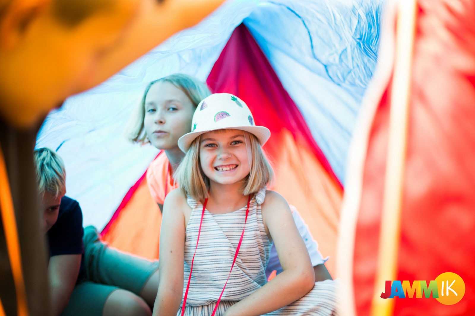 Детский лагерь для младших школьников Детский лагерь для младших школьников фото