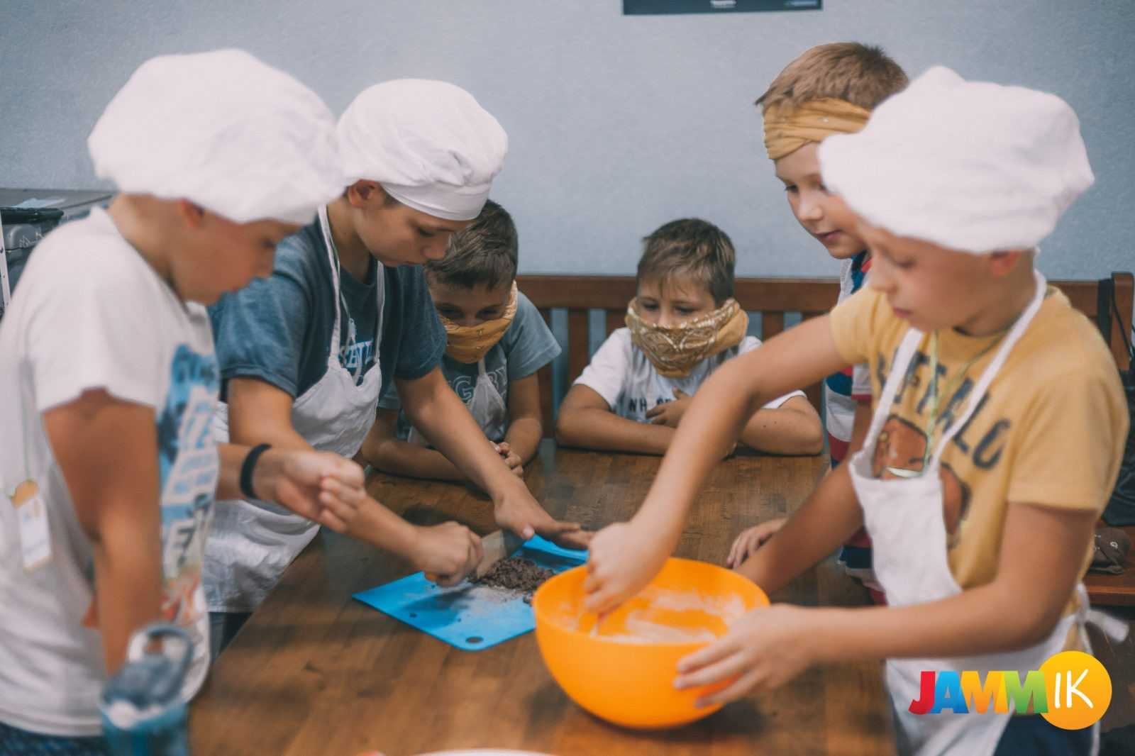 30189490008_508cc8dc4b_k лагерь под Киевом